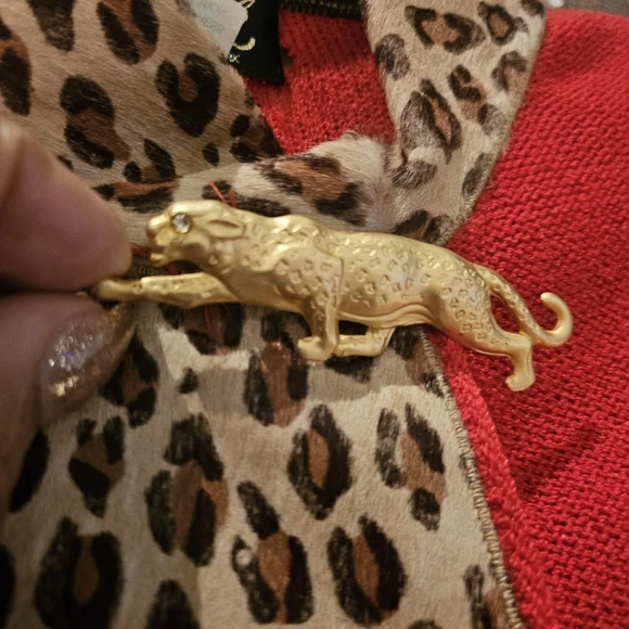 Elegant Red Leopard Accent Skirt Set - Picture 6 of 7